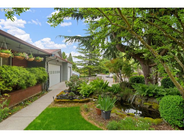 12115 Ne FREMONT St, Portland, OR 97220