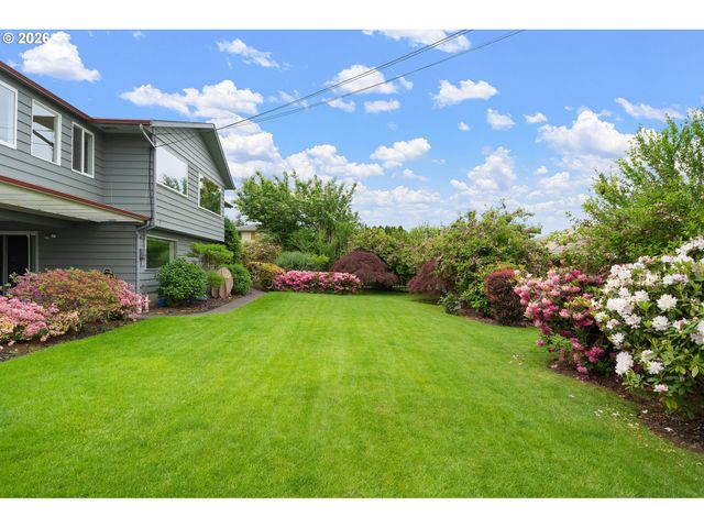 12115 Ne FREMONT St, Portland, OR 97220