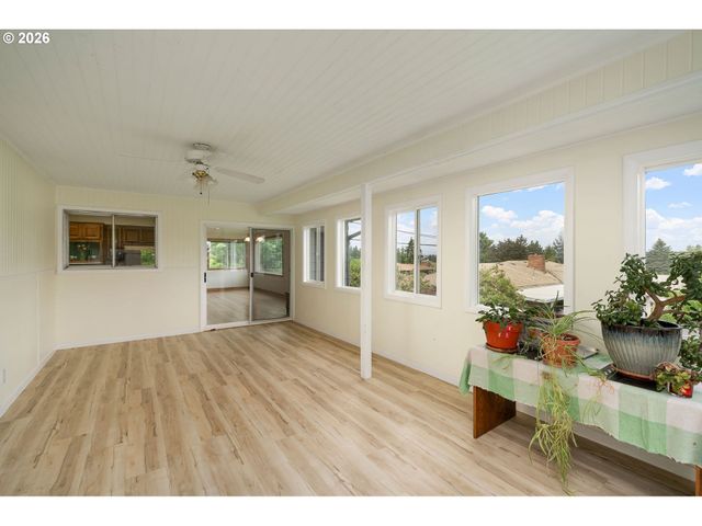 12115 Ne FREMONT St, Portland, OR 97220