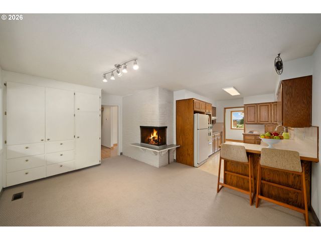12115 Ne FREMONT St, Portland, OR 97220