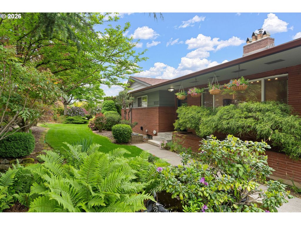 12115 Ne FREMONT St, Portland, OR 97220