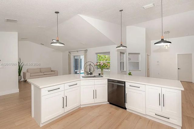 19871 SW 3rd Pl, Pembroke Pines, FL 33029