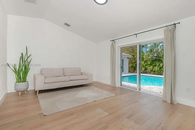 19871 SW 3rd Pl, Pembroke Pines, FL 33029