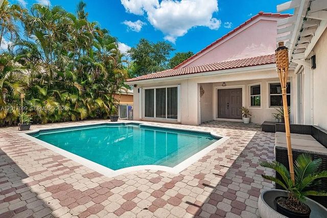 19871 SW 3rd Pl, Pembroke Pines, FL 33029