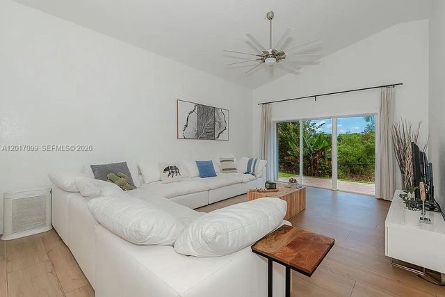 19871 SW 3rd Pl, Pembroke Pines, FL 33029