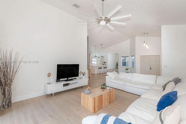 19871 SW 3rd Pl, Pembroke Pines, FL 33029