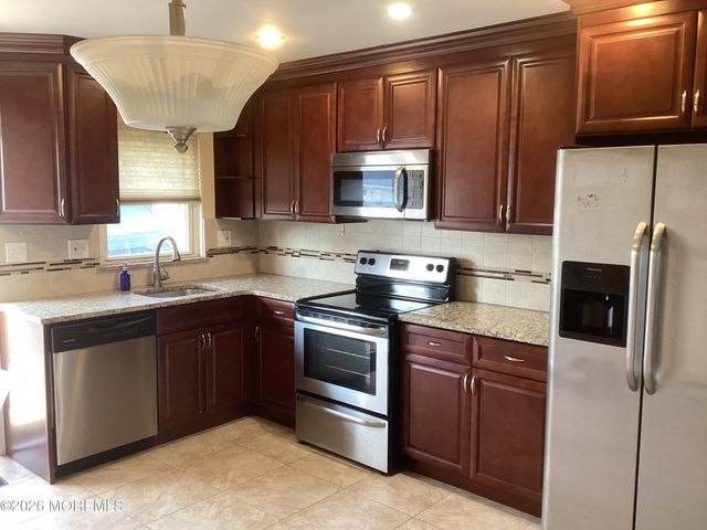 644 Plymouth Drive B, Lakewood, NJ 08701