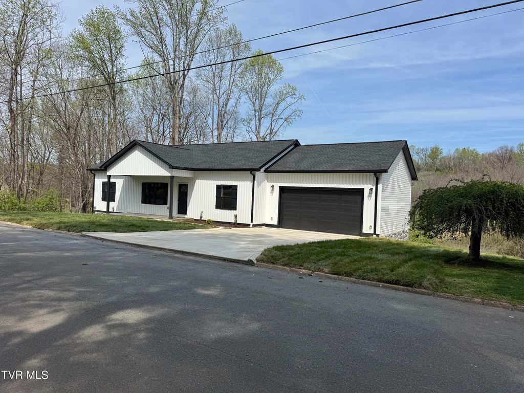 148 Whitson Drive, Elizabethton, TN 37643