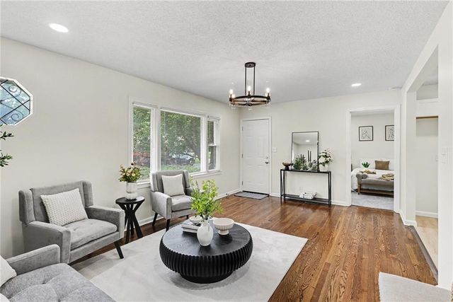 10504 E 25th Terrace, Independence, MO 64052