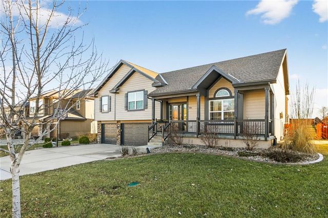 1004 SE Beatty Court, Blue Springs, MO 64014