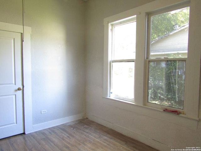 134 Gladstone, San Antonio, TX 78214