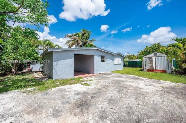 11950 SW 182nd Ter, Miami, FL 33177