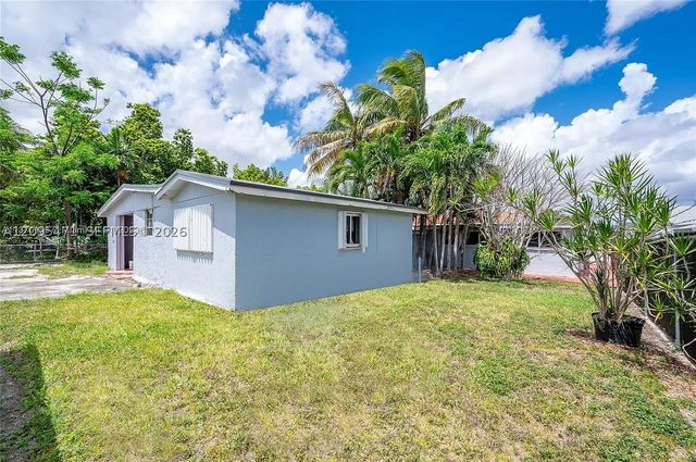 11950 SW 182nd Ter, Miami, FL 33177