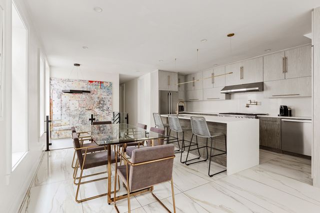 1633 CARROLL Street, New York City, NY 11213
