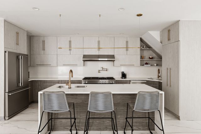 1633 CARROLL Street, New York City, NY 11213