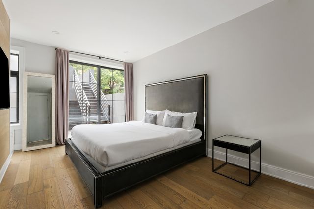 1633 CARROLL Street, New York City, NY 11213
