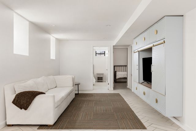 1633 CARROLL Street, New York City, NY 11213