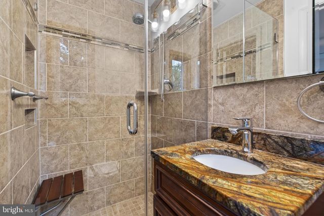 2506 N UPSHUR ST, Arlington, VA 22207