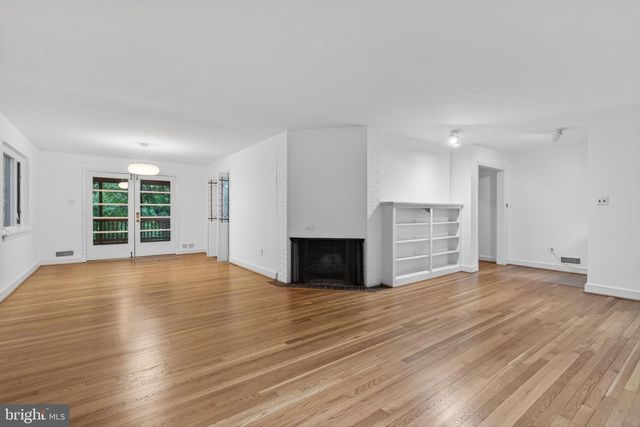 2506 N UPSHUR ST, Arlington, VA 22207