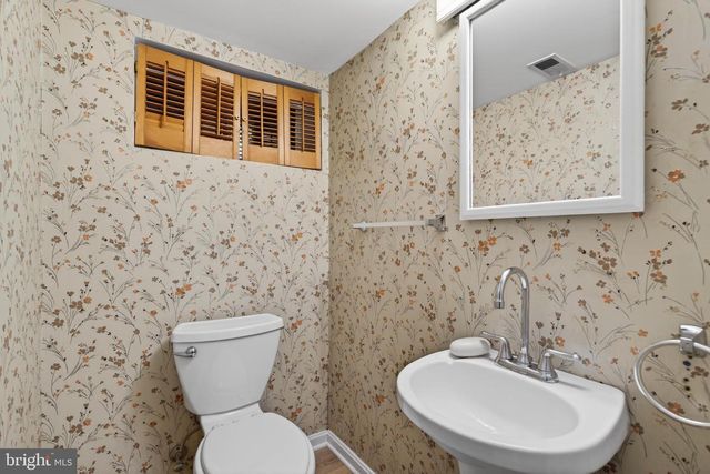 2506 N UPSHUR ST, Arlington, VA 22207