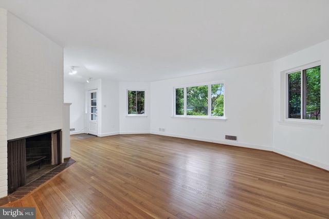 2506 N UPSHUR ST, Arlington, VA 22207