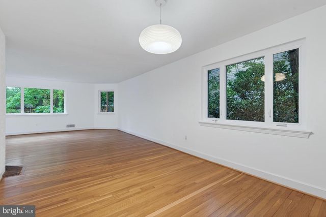 2506 N UPSHUR ST, Arlington, VA 22207