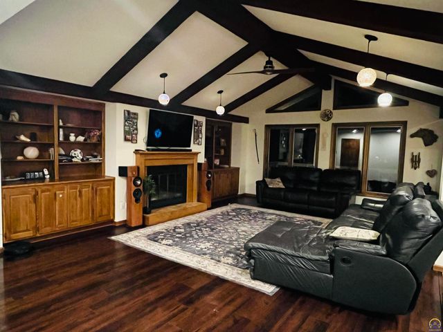 3330 SW Dukeries RD, Topeka, KS 66614