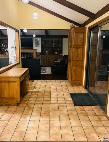 3330 SW Dukeries RD, Topeka, KS 66614