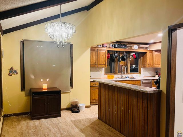 3330 SW Dukeries RD, Topeka, KS 66614