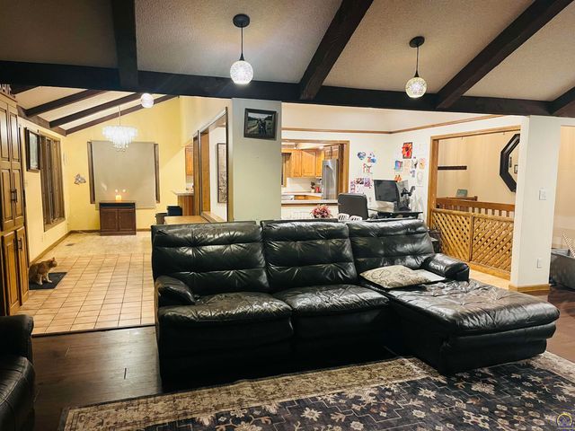 3330 SW Dukeries RD, Topeka, KS 66614