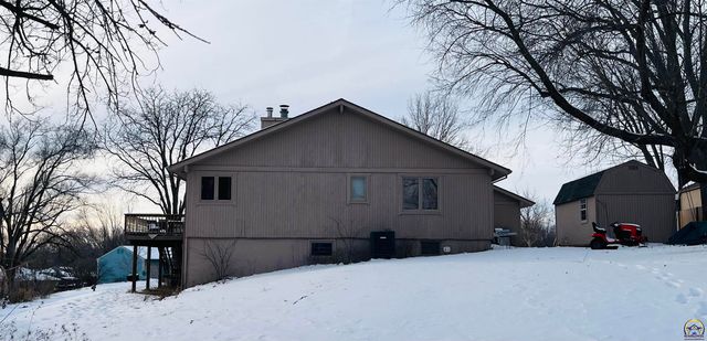 3330 SW Dukeries RD, Topeka, KS 66614