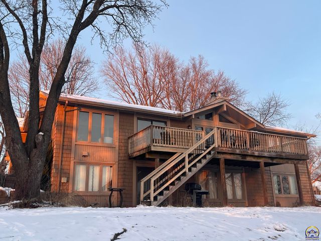 3330 SW Dukeries RD, Topeka, KS 66614