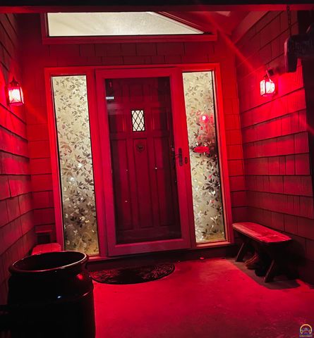 3330 SW Dukeries RD, Topeka, KS 66614