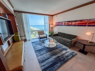 6801 Collins Avenue 815 (door number), Miami Beach, FL 33141