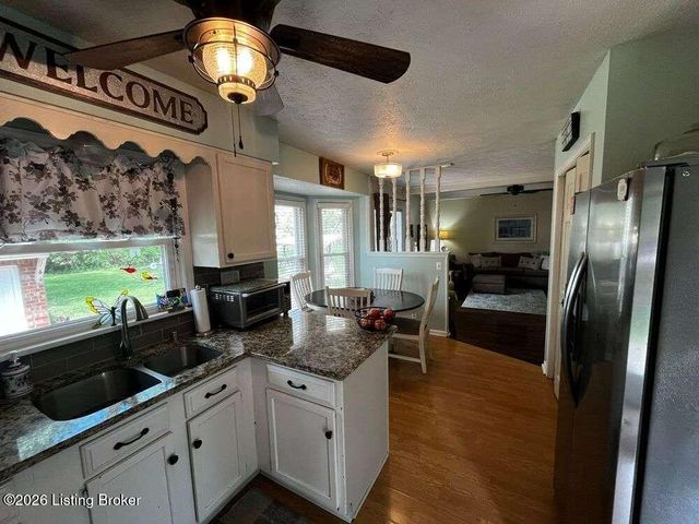 12111 Maplewood Rd, Goshen, KY 40026