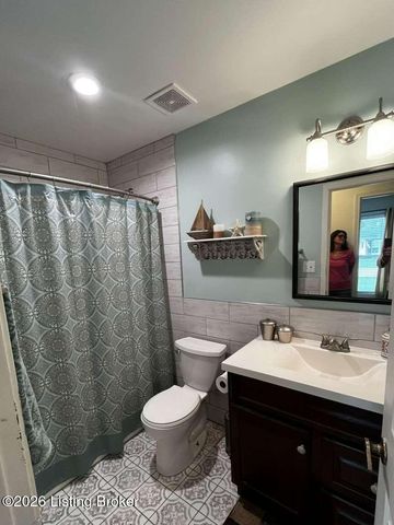 12111 Maplewood Rd, Goshen, KY 40026