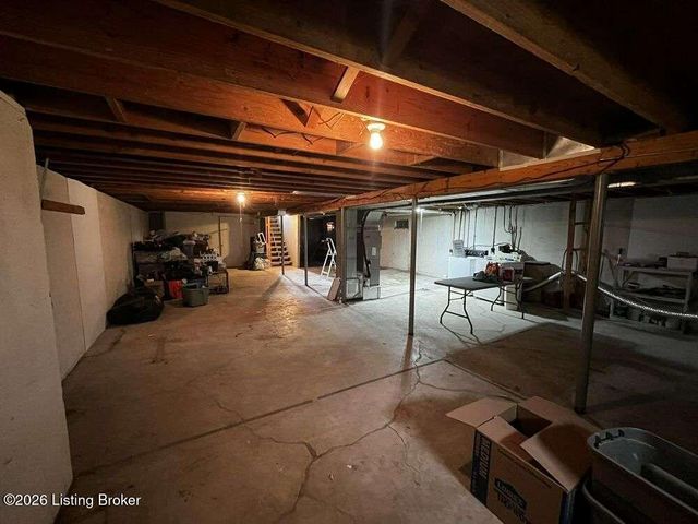 12111 Maplewood Rd, Goshen, KY 40026