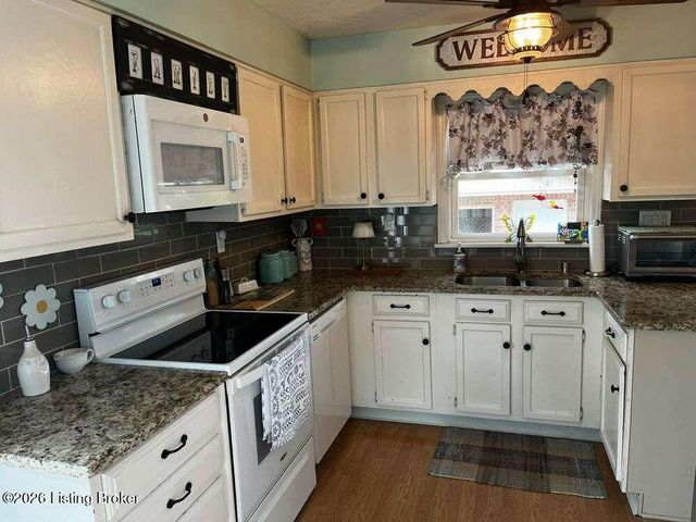 12111 Maplewood Rd, Goshen, KY 40026