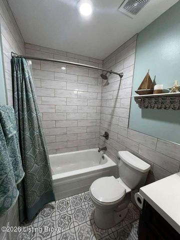 12111 Maplewood Rd, Goshen, KY 40026