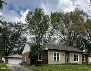 12111 Maplewood Rd, Goshen, KY 40026