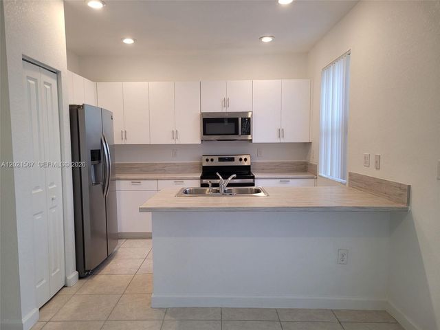 2685 SE 13th St, Homestead, FL 33035