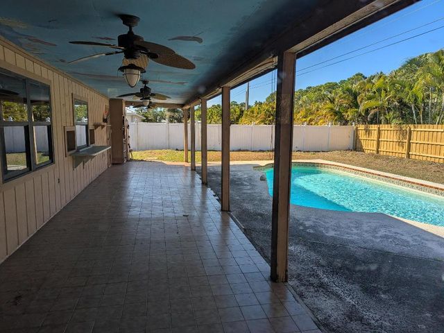 5511 Paleo Pines Circle, Fort Pierce, FL 34951