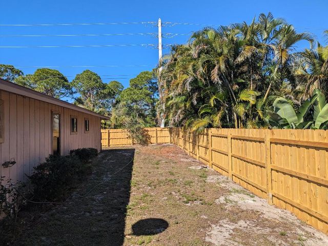 5511 Paleo Pines Circle, Fort Pierce, FL 34951