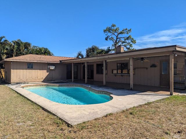 5511 Paleo Pines Circle, Fort Pierce, FL 34951