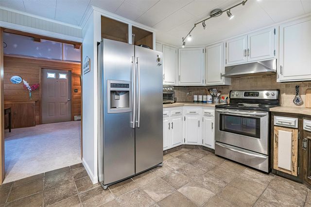 6715 W LAKE Road, Fairview, PA 16415