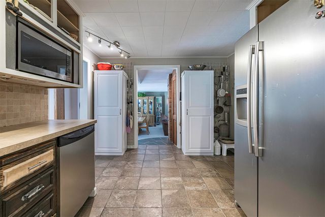 6715 W LAKE Road, Fairview, PA 16415