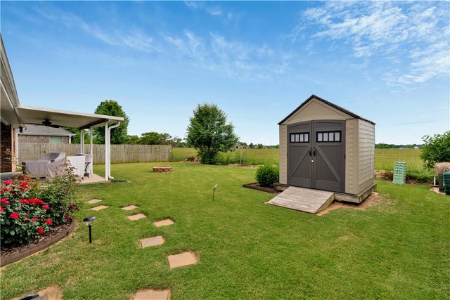 3874 E Bridgeton Street, Springdale, AR 72762