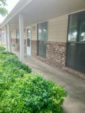 215 Circle C Ave, Fort Davis, TX 79734