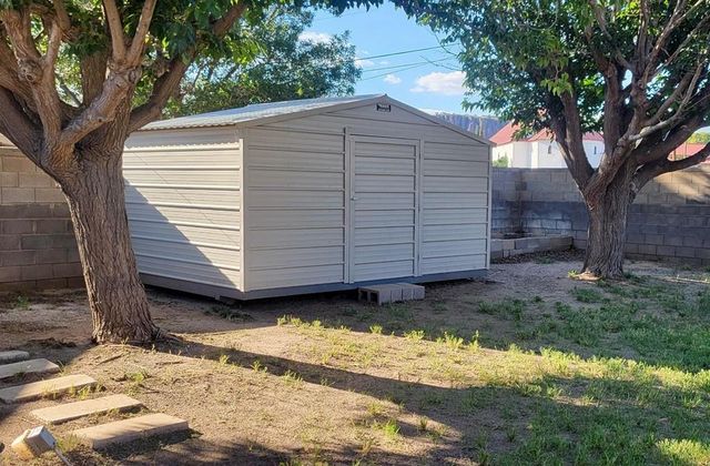 215 Circle C Ave, Fort Davis, TX 79734