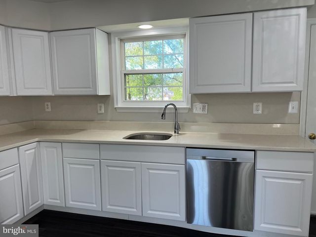 6604 SUITLAND RD, Suitland, MD 20746